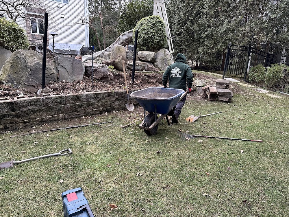 Green Dots Landscape LLC